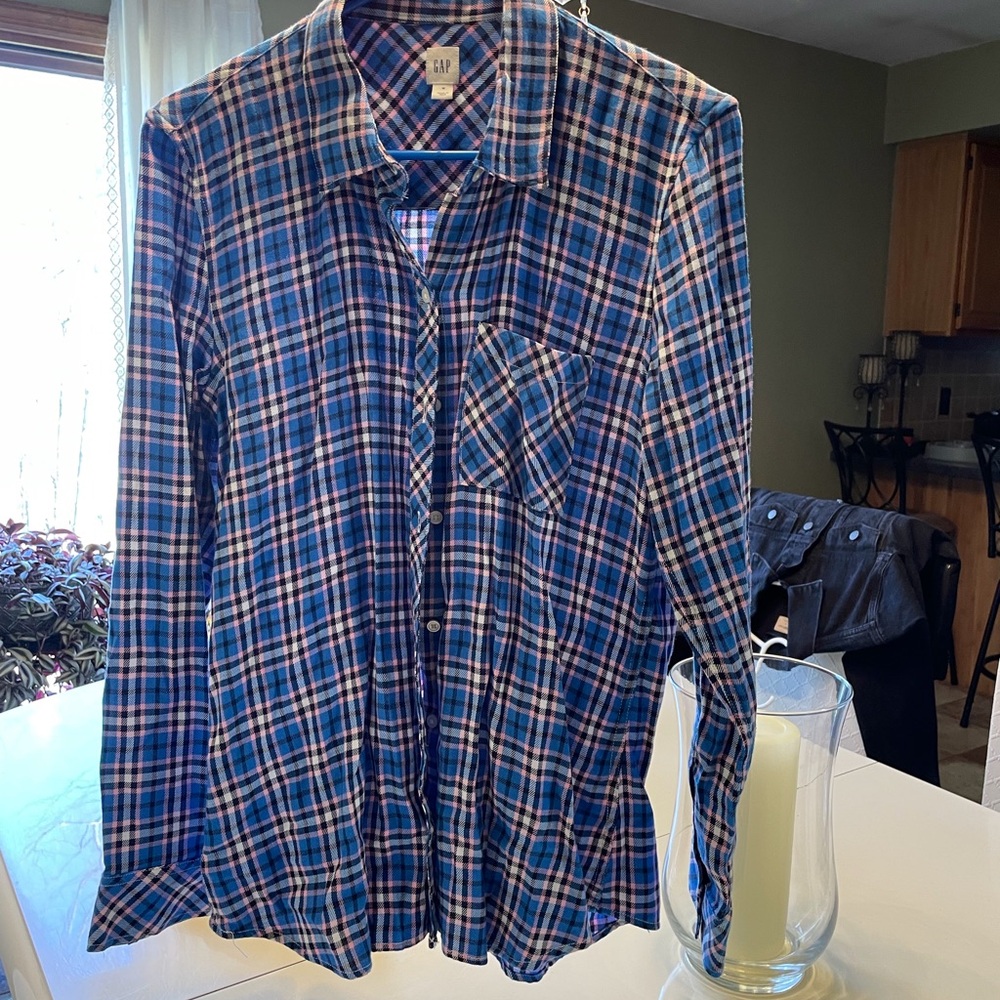 🖤💚🧡Gently worn Woman Gap flannel.